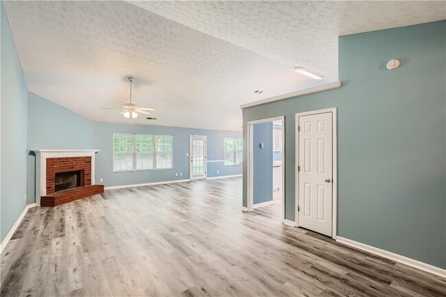 Building Photo - 615 Chandon Way