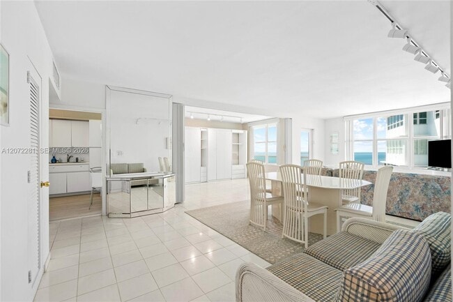 Building Photo - 5001 Collins Ave