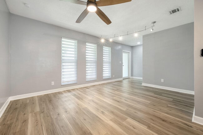 Foto del edificio - 1571 SW 13th Dr
