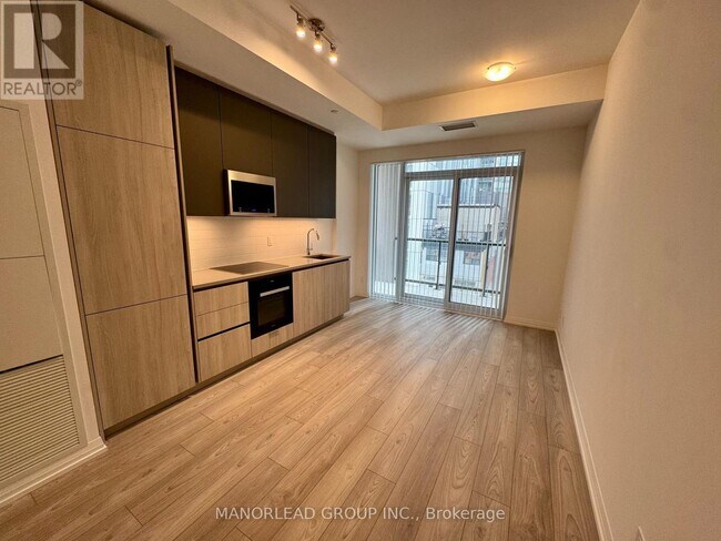 Photo du bâtiment - 400 King St W