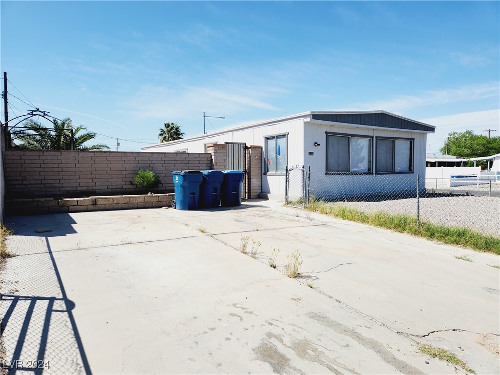 Primary Photo - 6135 Carlsbad Ave