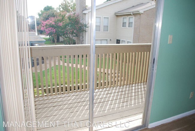 Foto del edificio - 6720 Majestic Oak Pl