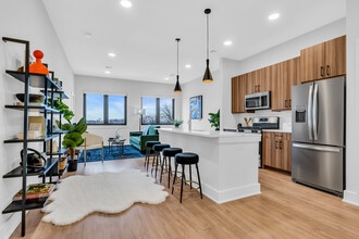 Building Photo - The Washington