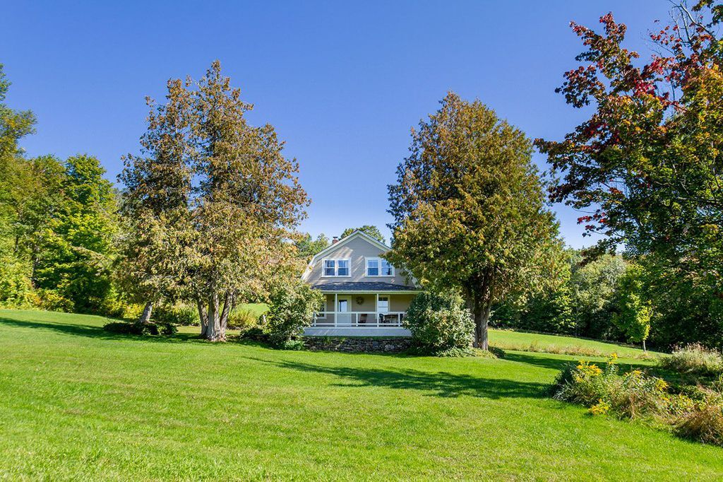 Country Home - 65 Norris Rd