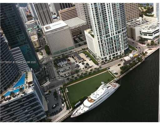 Foto del edificio - 475 Brickell Ave