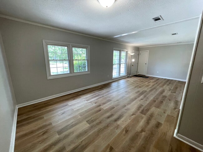 Foto del edificio - 129 El Ogden Dr