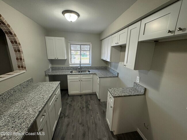 Foto del edificio - 1514 Clearlake Rd