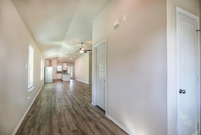 Foto del edificio - 21434 Holly Heights Rd