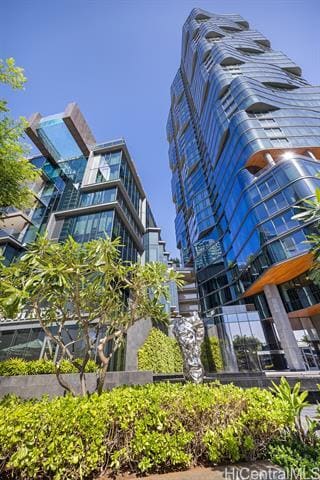 Building Photo - 1108 Auahi St