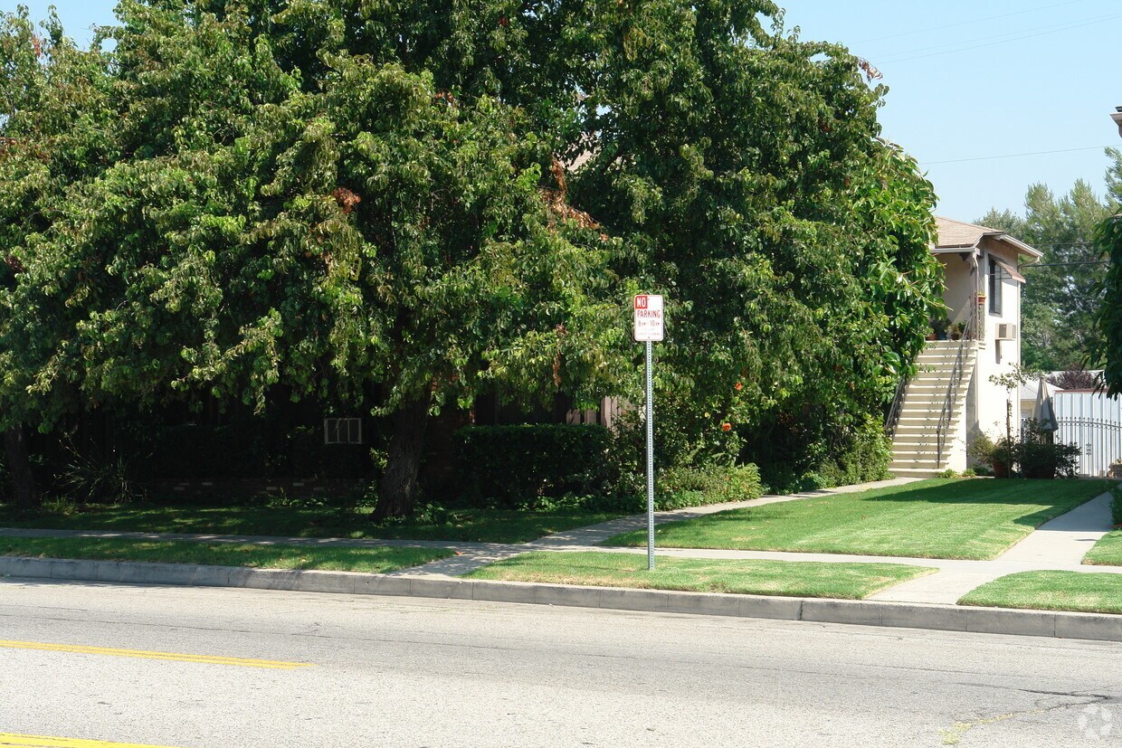 Foto principal - 14221-14225 Moorpark St
