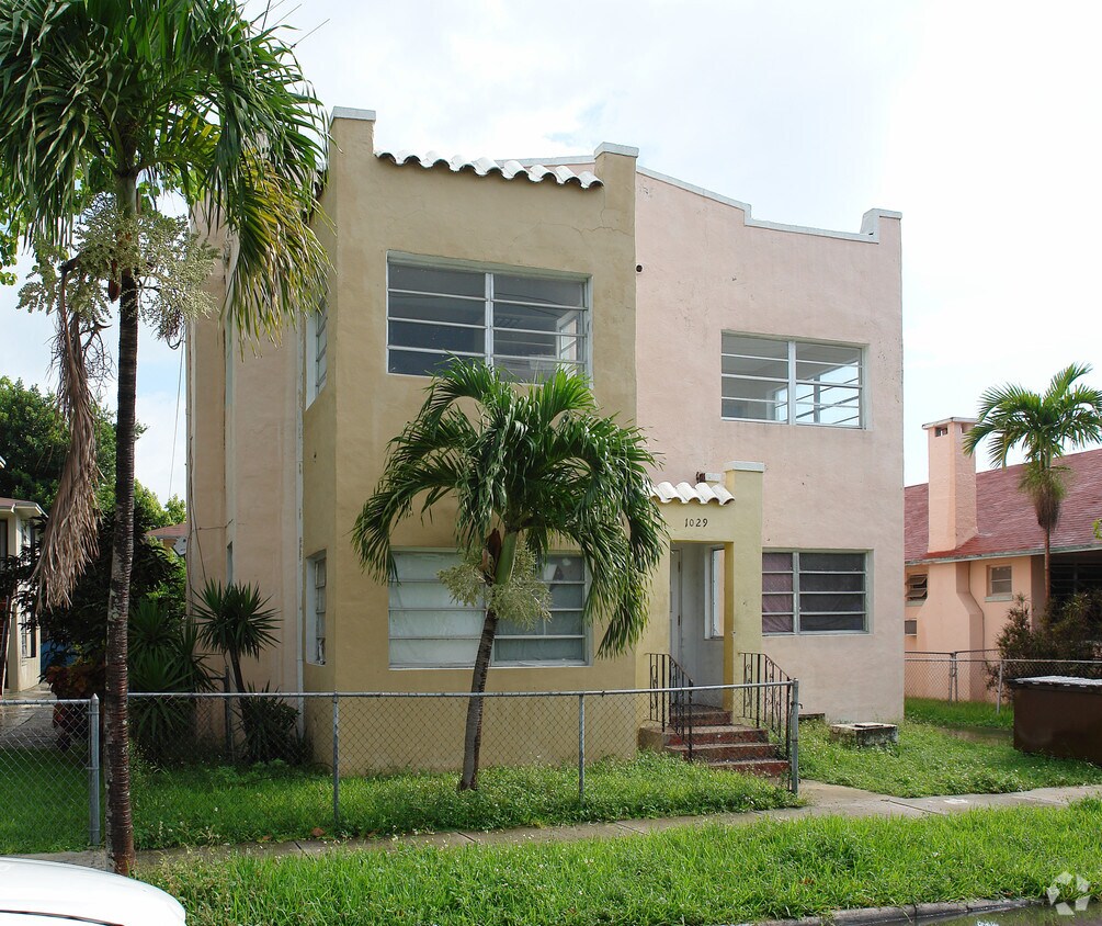 Foto principal - 1029 NW 1st St