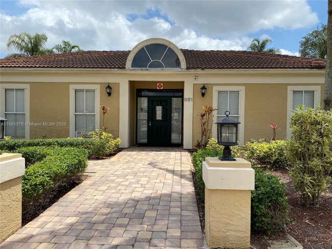Foto del edificio - 977 Riverside Dr