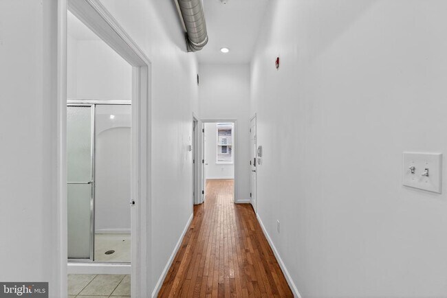Foto del edificio - 1729 Master St