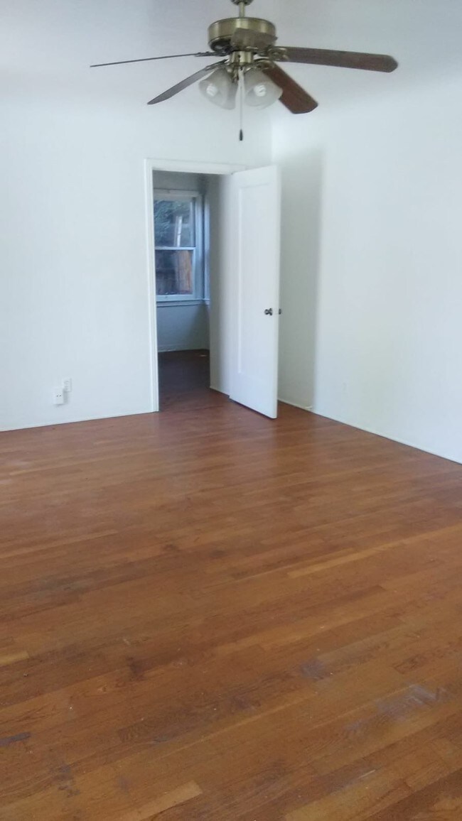 Foto del edificio - 704 N Stevenson St