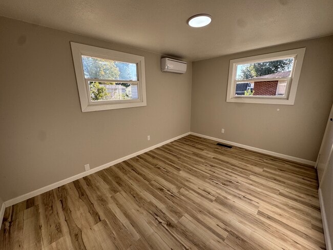 Building Photo - 5510 Arrowhead Blvd