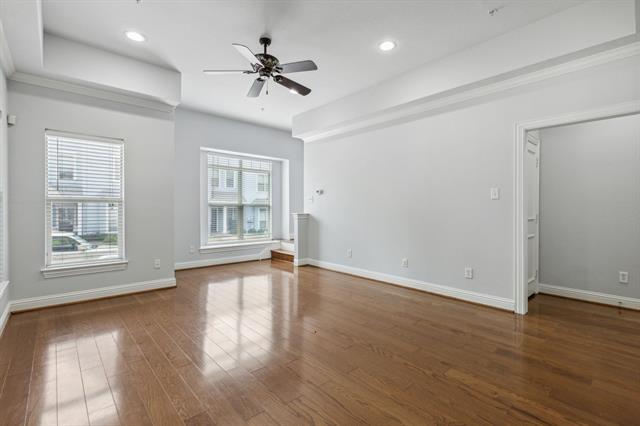 Building Photo - 1600 Carpenter Dr
