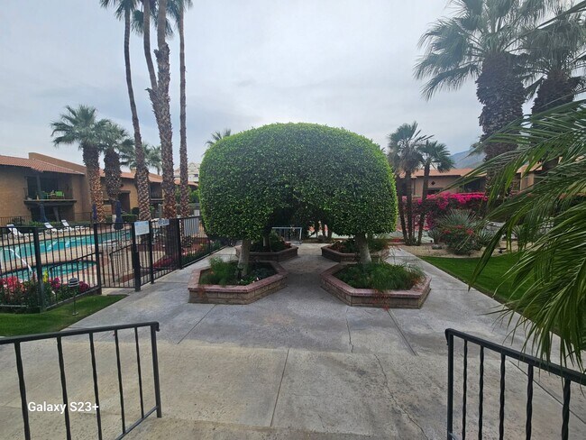 Foto del edificio - Prime Palm Springs living in the gated community of Rancho El Mirador
