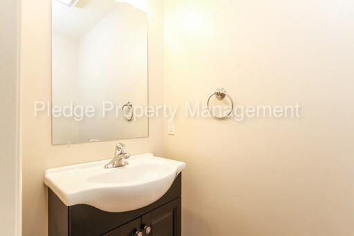 Building Photo - 807 Colonel Ledyard Hwy