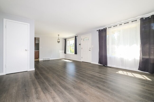 Foto del edificio - Comfort and Convenience Meet in This Burien Gem