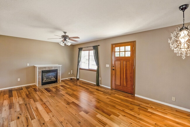 Building Photo - 4525 SE 50th Ave