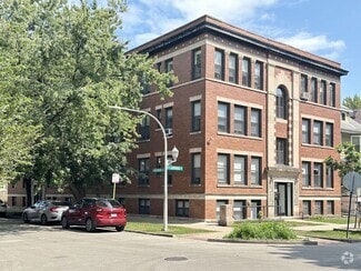 Building Photo - 6257 N Lakewood Ave