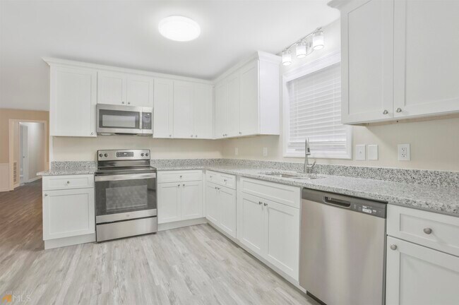 Building Photo - 2400 Shire Ct