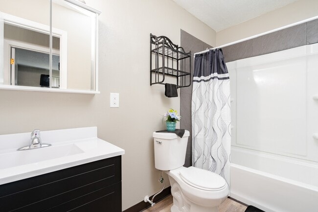 Interior Photo - Brentwood Estates - Furnished & Unfurnished Apartments