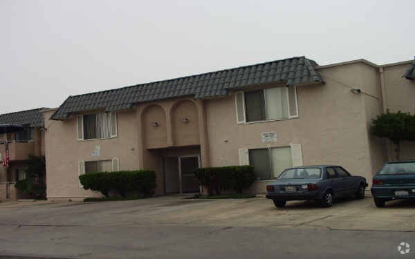 Building Photo - Laurel Manor