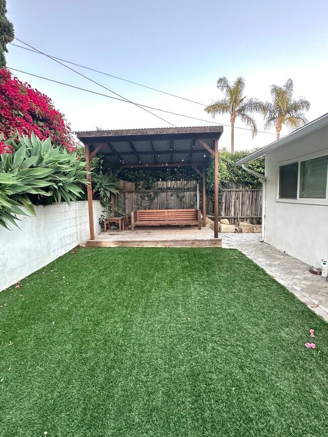 Foto del edificio - Beautifully updated 4 bedroom home in Gole...