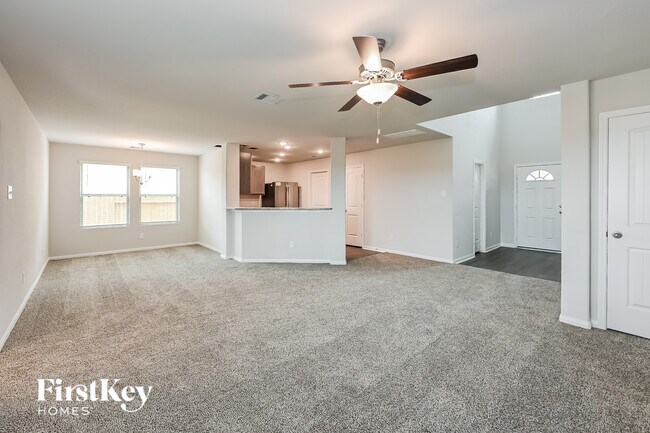 Building Photo - 25594 Roy Rogers Rd
