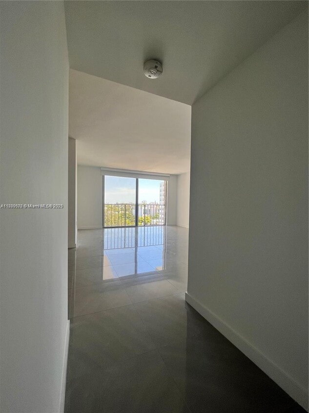 Foto principal - 800 West Ave