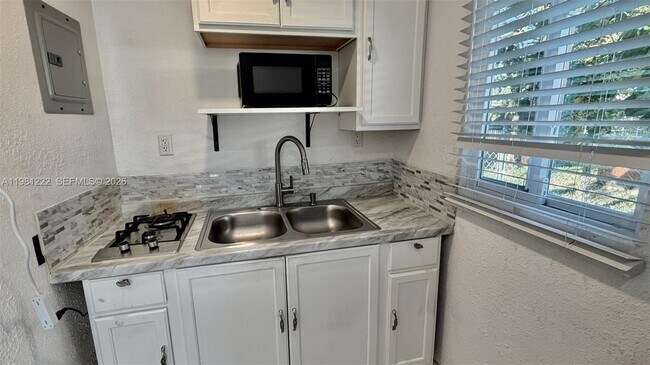 Foto del edificio - 12435 SW 42nd St