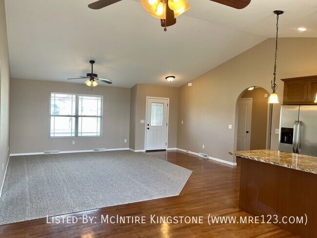 Building Photo - Remodeled 3bd/2ba House, Near Jefferson Ci...