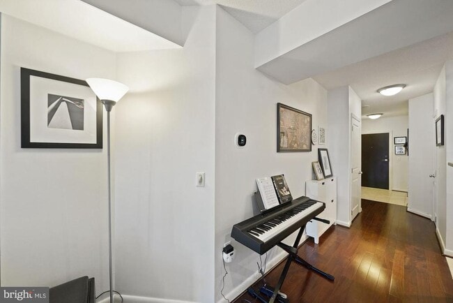 Building Photo - 851 N Glebe Rd