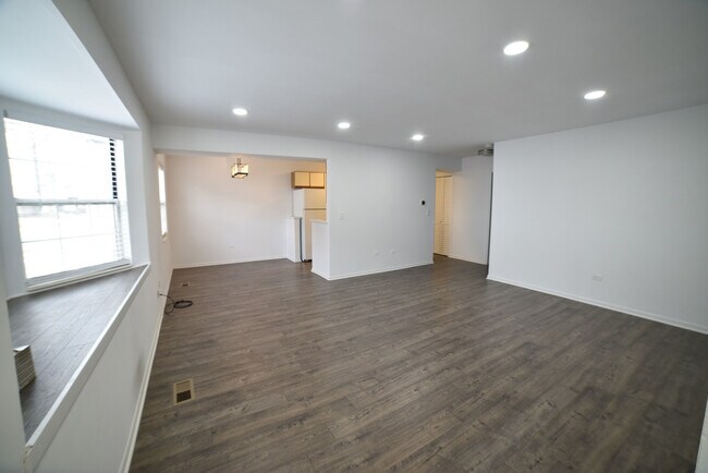 Foto del edificio - 437 N Cambridge Dr