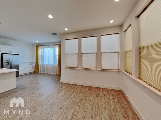 Foto del edificio - 8319 Sandy Cv Wy