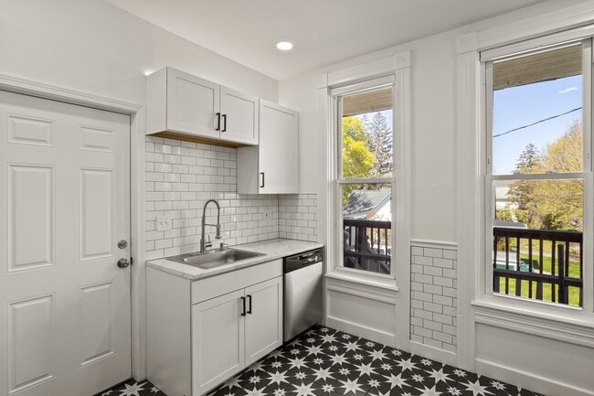 Building Photo - 853 Meigs St