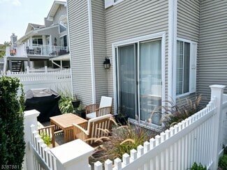 Building Photo - 1 Ashley Ct