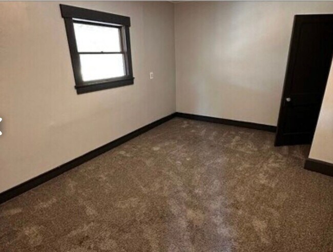 Foto del edificio - 507 Harmony Ave