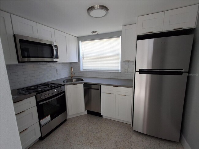 Foto del edificio - 11355 3rd St E
