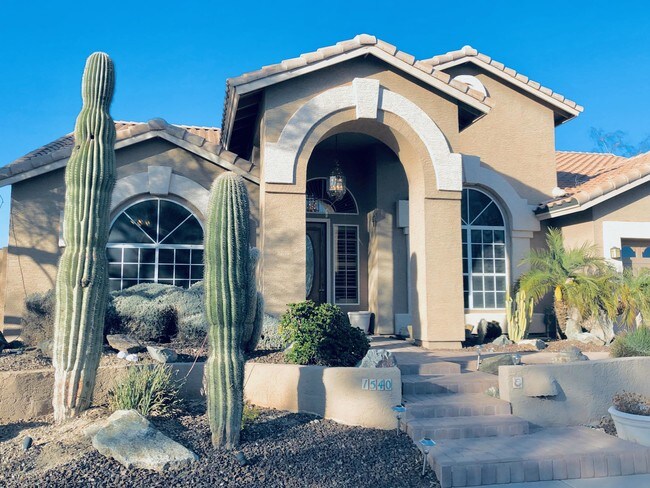Building Photo - 1540 E Nighthawk Way