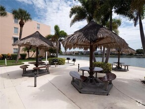 Building Photo - 7405 Bay Island Dr S