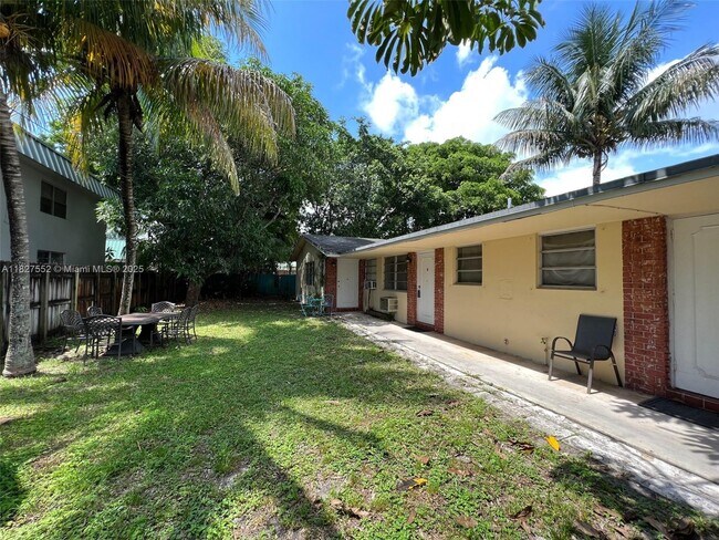 Foto del edificio - 4841 SW 45th Ave