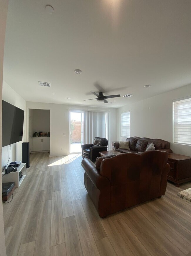 Building Photo - 4 Bedroom Home in Ontario Ranch