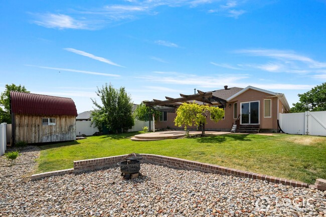 Building Photo - Spacious Home in WVC!
