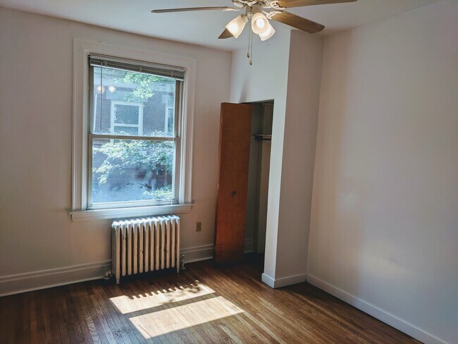 Building Photo - 5542 Fair Oaks St