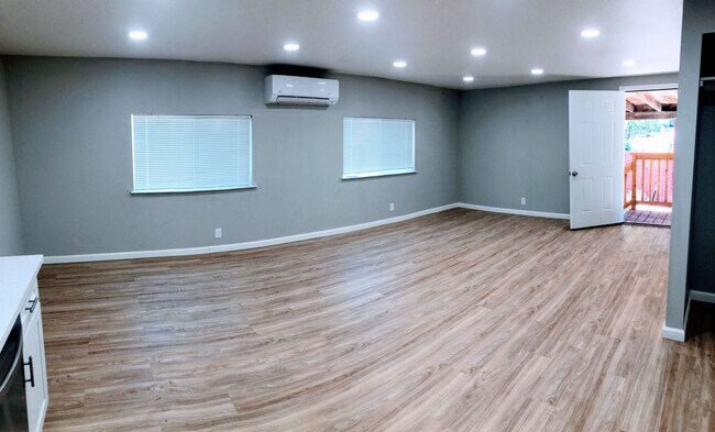 Foto del edificio - Brand NEW 3 Bedroom 2 Bathroom (large open floorplan)