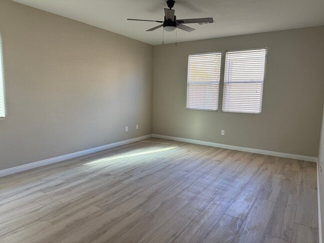 Foto del edificio - Great 1 story home 4br, 2bath, 3cg