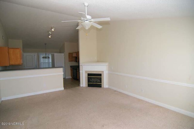 Building Photo - 2604 Saddleback Dr
