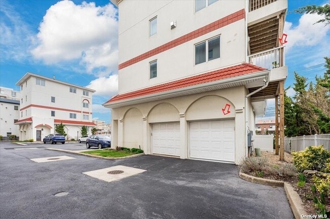 Building Photo - 456 Oceanfront